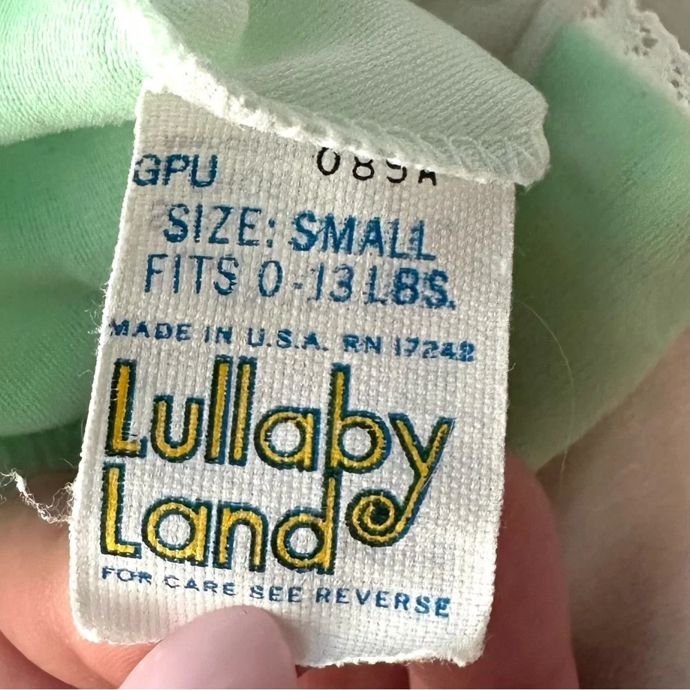 Vintage 1980 Lullaby Land Strawberry Shortcake Bodysuit Footie Pajama NB-3M Baby